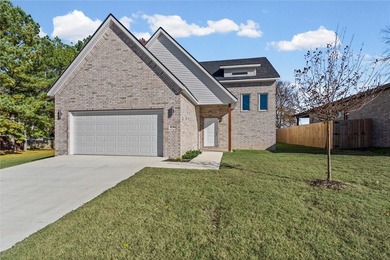 Seller offering $2,000 towards rate buydown or closing costs! - photo 3