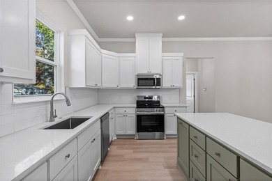 Seller offering $2,000 towards rate buydown or closing costs! - photo 8