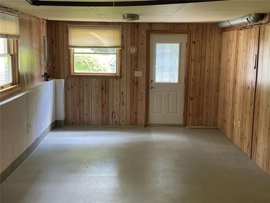 Great location! This well maintained 3 bedroom, 2.5 bath home - photo 15
