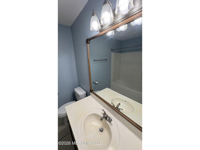 Extremely well updated and maintained home in a very convenient - photo 16