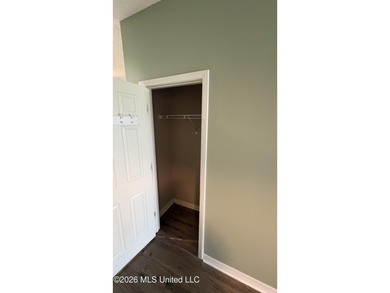 Extremely well updated and maintained home in a very convenient - photo 19