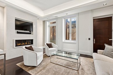 This exceptional over 20-foot-wide townhouse is discreetly - photo 25