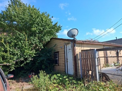 Instant equity. Investor or handyman special. Amazing - photo 5