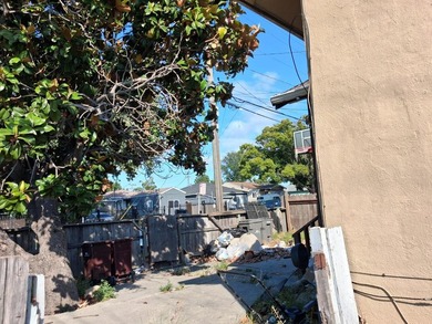 Instant equity. Investor or handyman special. Amazing - photo 6