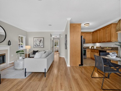 Beautifully refreshed sunny ground-floor end unit condominium in - photo 7