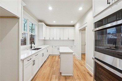 Experience elevated Lake Lanier living in this exceptional new - photo 18