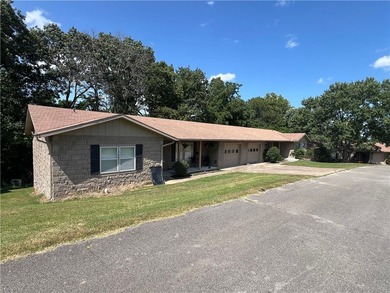 31.6 Acres of income producing property consisting of 5 single - photo 4