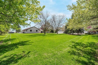 Beautifully maintained ranch home built in 1991 offering comfort - photo 36