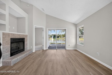 This stunning 4 bedroom, 2 bath single-story home in - photo 4