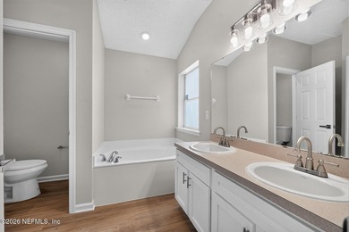 This stunning 4 bedroom, 2 bath single-story home in - photo 8