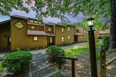 Lake Townhome/Townhouse For Sale in Lakeville, Pennsylvania