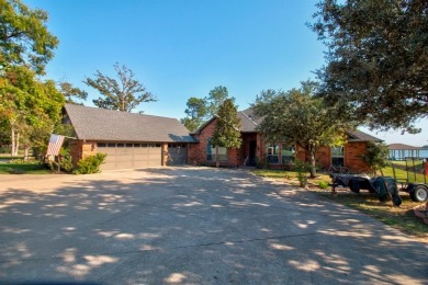 Lake Kiowa Home For Sale in Gainesville Texas