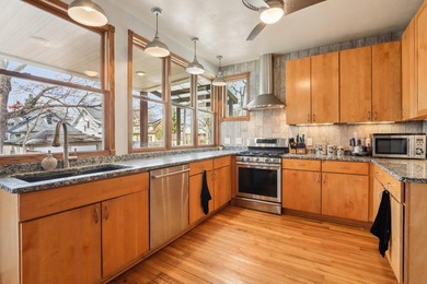 Exceptional east side residence just moments from the lake - photo 13