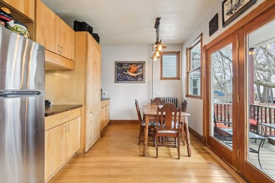 Exceptional east side residence just moments from the lake - photo 14