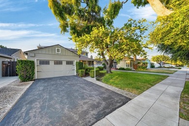 Welcome to this spacious 4-bedroom, 2-bathroom home offering 1 - photo 5