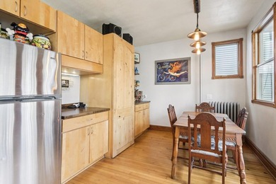 Exceptional east side residence just moments from the lake - photo 15