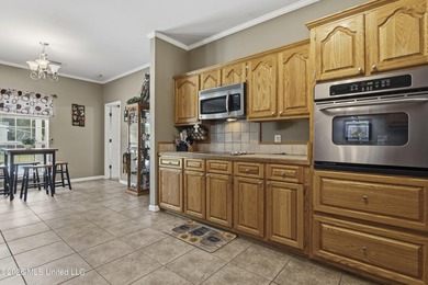 Enjoy the perfect blend of privacy and convenience with this - photo 16