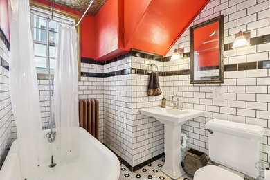Exceptional east side residence just moments from the lake - photo 16