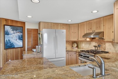 Luxury ski-in/ski-out Highland Village condo with a warm rustic - photo 17