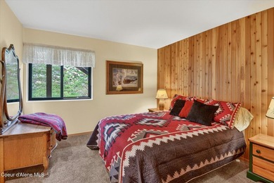 Luxury ski-in/ski-out Highland Village condo with a warm rustic - photo 25
