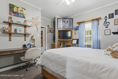 Enjoy the perfect blend of privacy and convenience with this - photo 28
