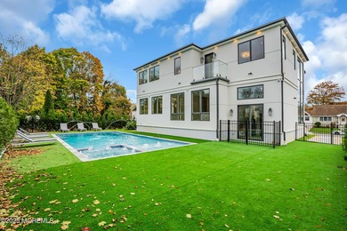 Introducing the pinnacle of luxury living! Designed by renowned - photo 29