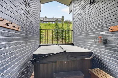Luxury ski-in/ski-out Highland Village condo with a warm rustic - photo 32