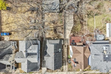Exceptional east side residence just moments from the lake - photo 35