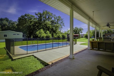 Enjoy the perfect blend of privacy and convenience with this - photo 41