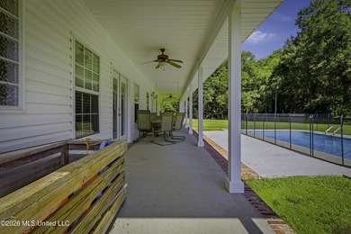 Enjoy the perfect blend of privacy and convenience with this - photo 42