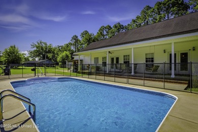 Enjoy the perfect blend of privacy and convenience with this - photo 44