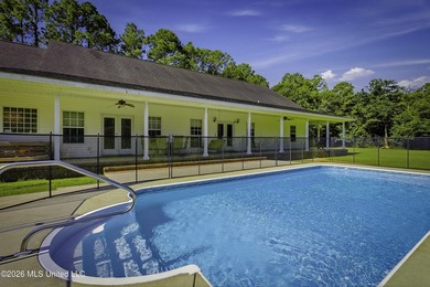 Enjoy the perfect blend of privacy and convenience with this - photo 45