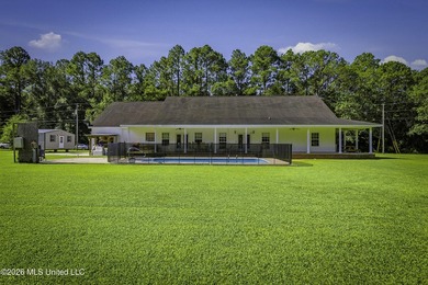 Enjoy the perfect blend of privacy and convenience with this - photo 46