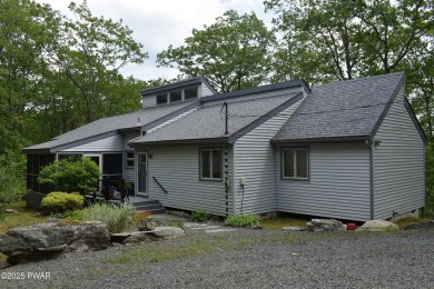 Lake Home For Sale in Lords Valley, Pennsylvania