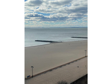 Beautiful high floor with balcony and ocean view studio that is - photo 3