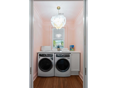 Incredible opportunity to own a beautifully renovated Sullivan's - photo 20