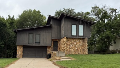 (private lake, pond, creek) Home Sale Pending in Council Bluffs Iowa