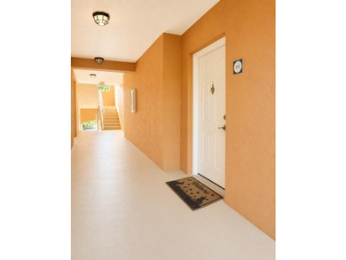 Beautifully upgraded 2 bedroom, 2 bath home with a garage - photo 3