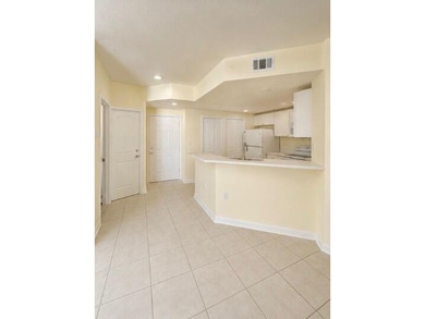 Beautifully upgraded 2 bedroom, 2 bath home with a garage - photo 4