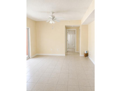 Beautifully upgraded 2 bedroom, 2 bath home with a garage - photo 7