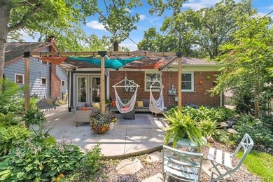Beautifully renovated ranch located in the heart of Pleasant - photo 8