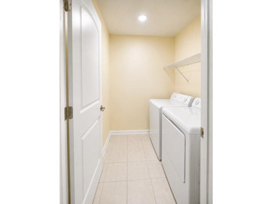 Beautifully upgraded 2 bedroom, 2 bath home with a garage - photo 9