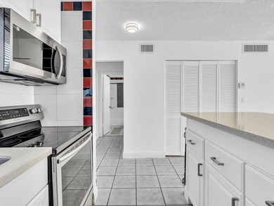 Charming 1-bedroom, 1-bath first-floor corner unit in Forest - photo 8