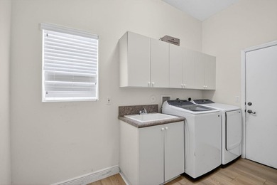 NEW ROOF 2025, RENOVATED KITCHEN 2026 WITH QUARTZSITE COUNTER - photo 42