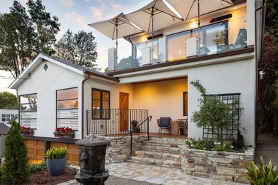 Pacific Tides is a beautifully remodeled coastal retreat located - photo 2