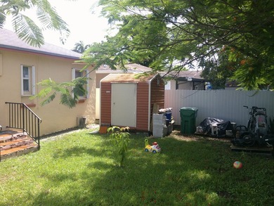 Welcome to Liberty City, 2-bedroom, 1-bathroom single-family - photo 4