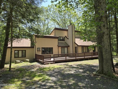 Hemlock Lake Home For Sale in Lords Valley Pennsylvania