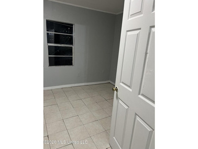 Investor Opportunity! Nestled beneath beautiful, mature oak - photo 8