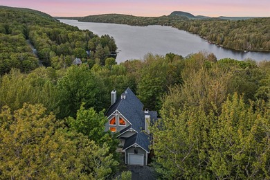 (private lake, pond, creek) Home For Sale in Bonsecours Quebec