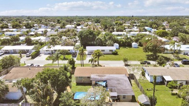 Welcome to 19049 SE Robert Drive. This charming Jupiter home - photo 36